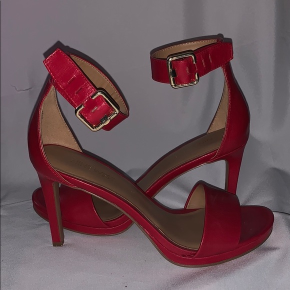 Red Nine West heel size 7 - Picture 3 of 5